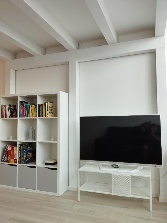 Llhome Bologna Elegante Monolocale Ristrutturato Con Posto Auto Coperto 外观 照片