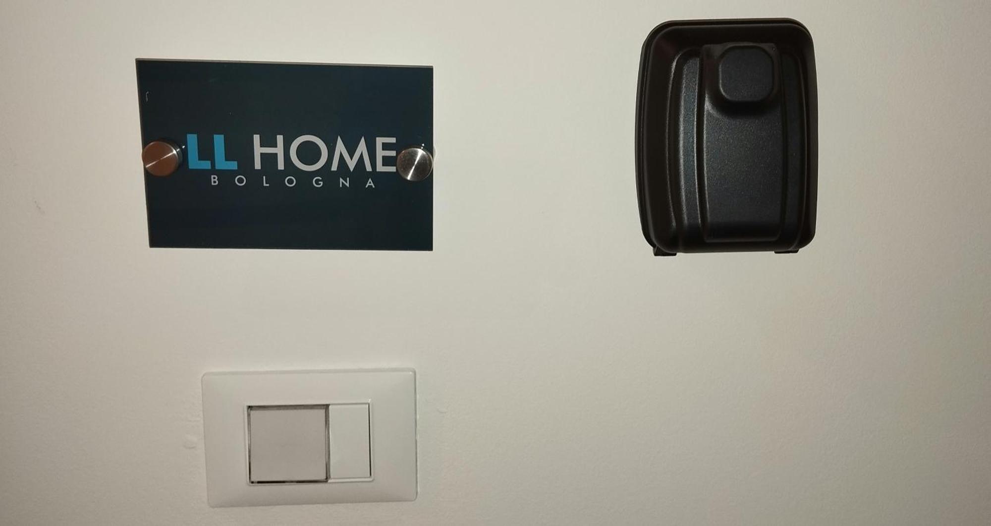 Llhome Bologna Elegante Monolocale Ristrutturato Con Posto Auto Coperto 外观 照片